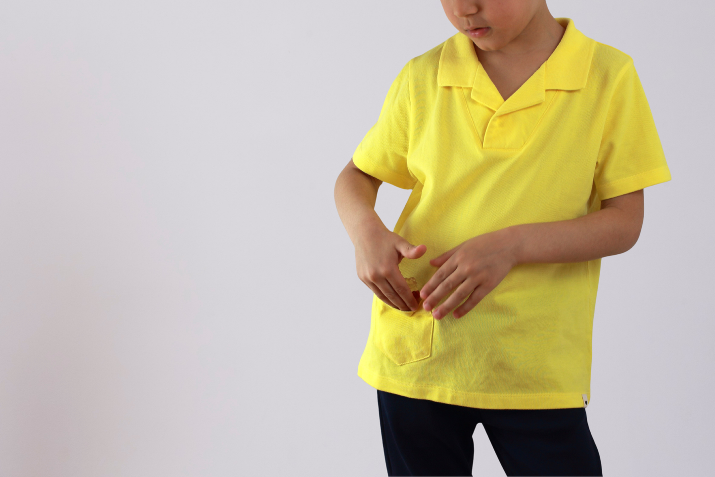Kurzärmliges Polo-Shirt mit offenem Kragen